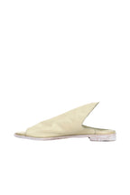Bueno 's Narrow Lift Slide in black