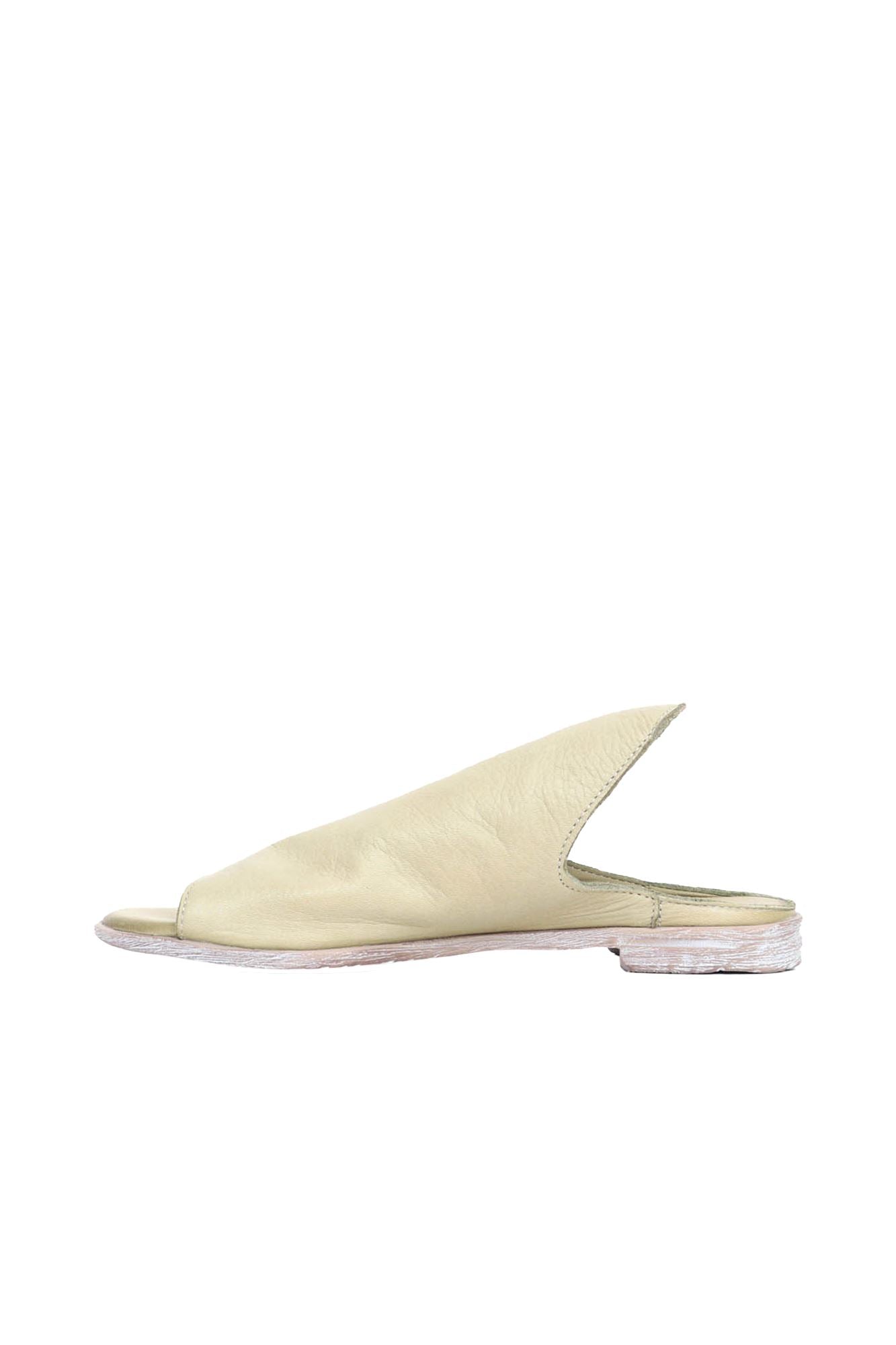 Bueno 's Narrow Lift Slide in black