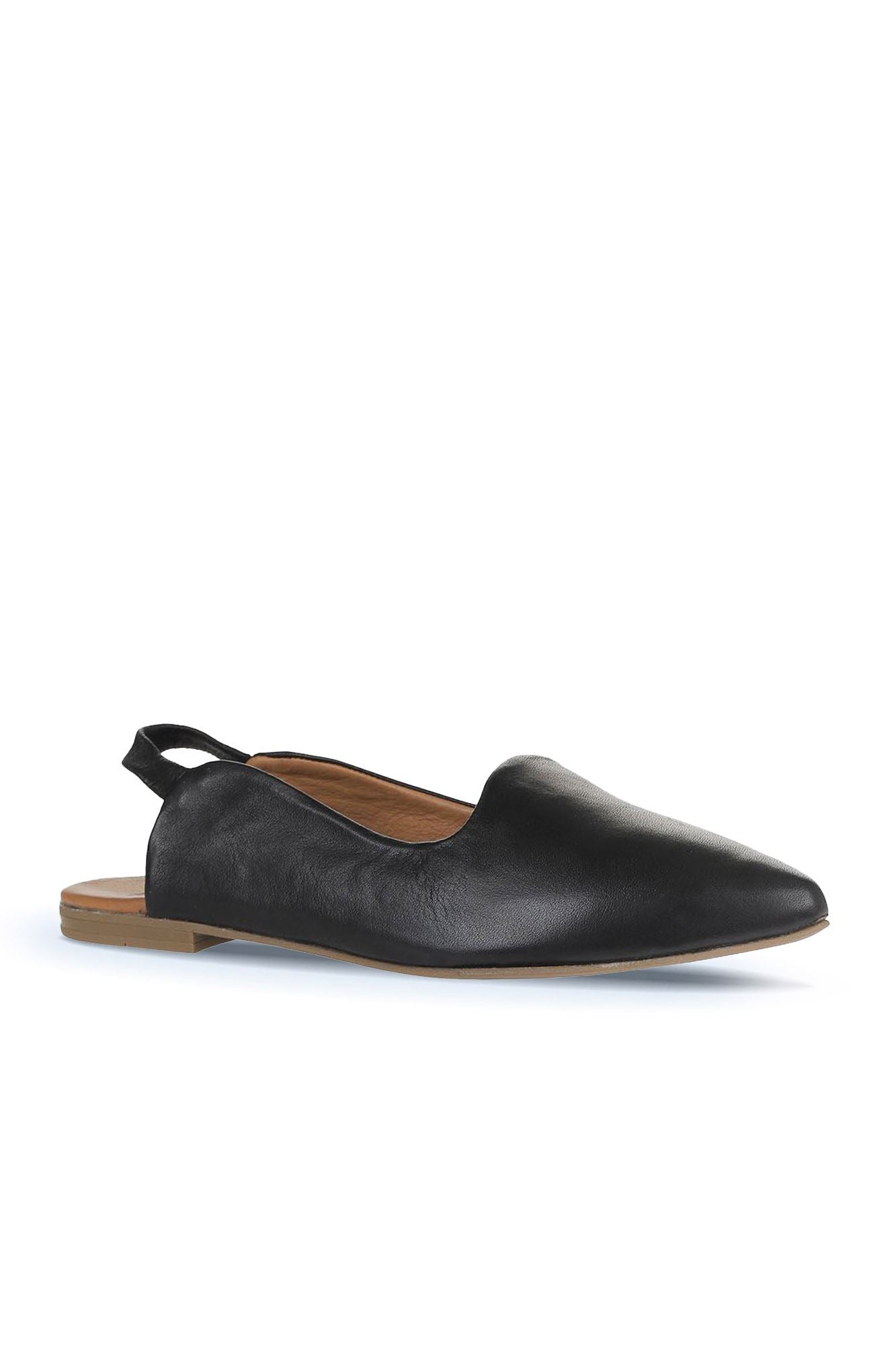 Bueno Women's Leather Ballerina