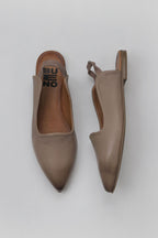 Bueno 's  in darkstone leather