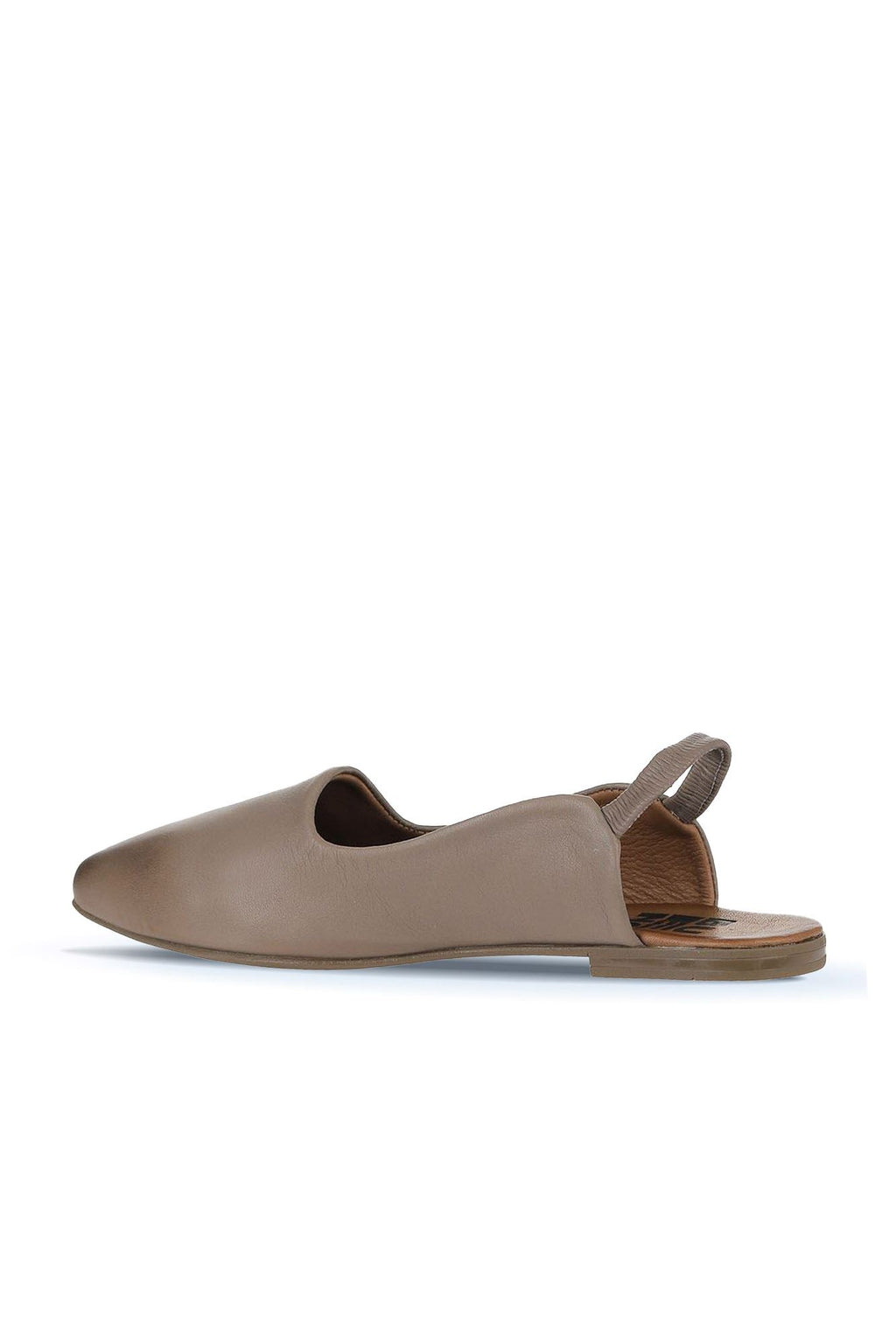 Bueno 's  in darkstone leather