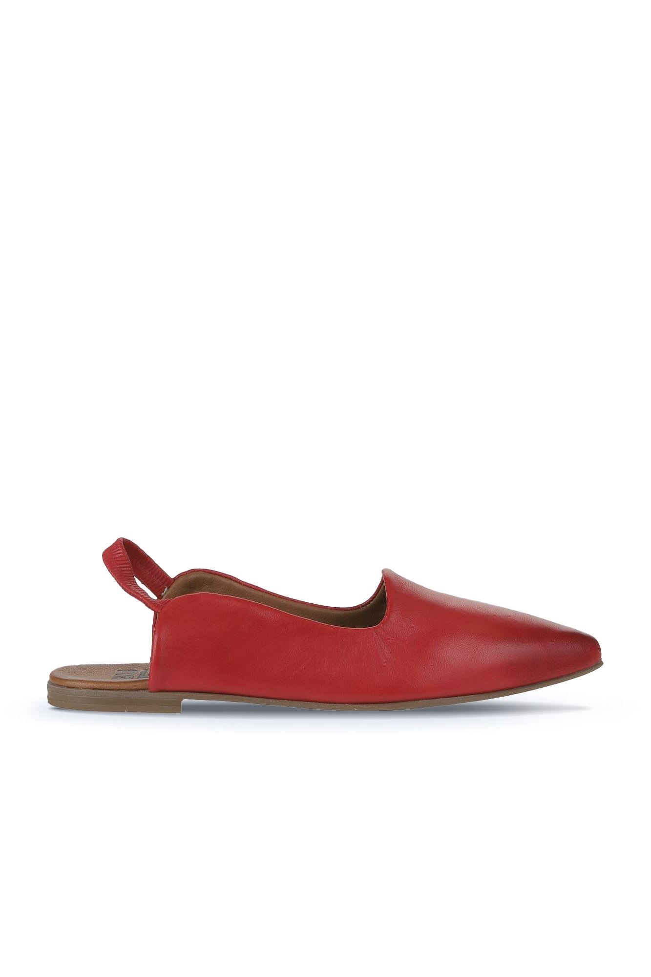 Bueno Women's Leather Ballerina