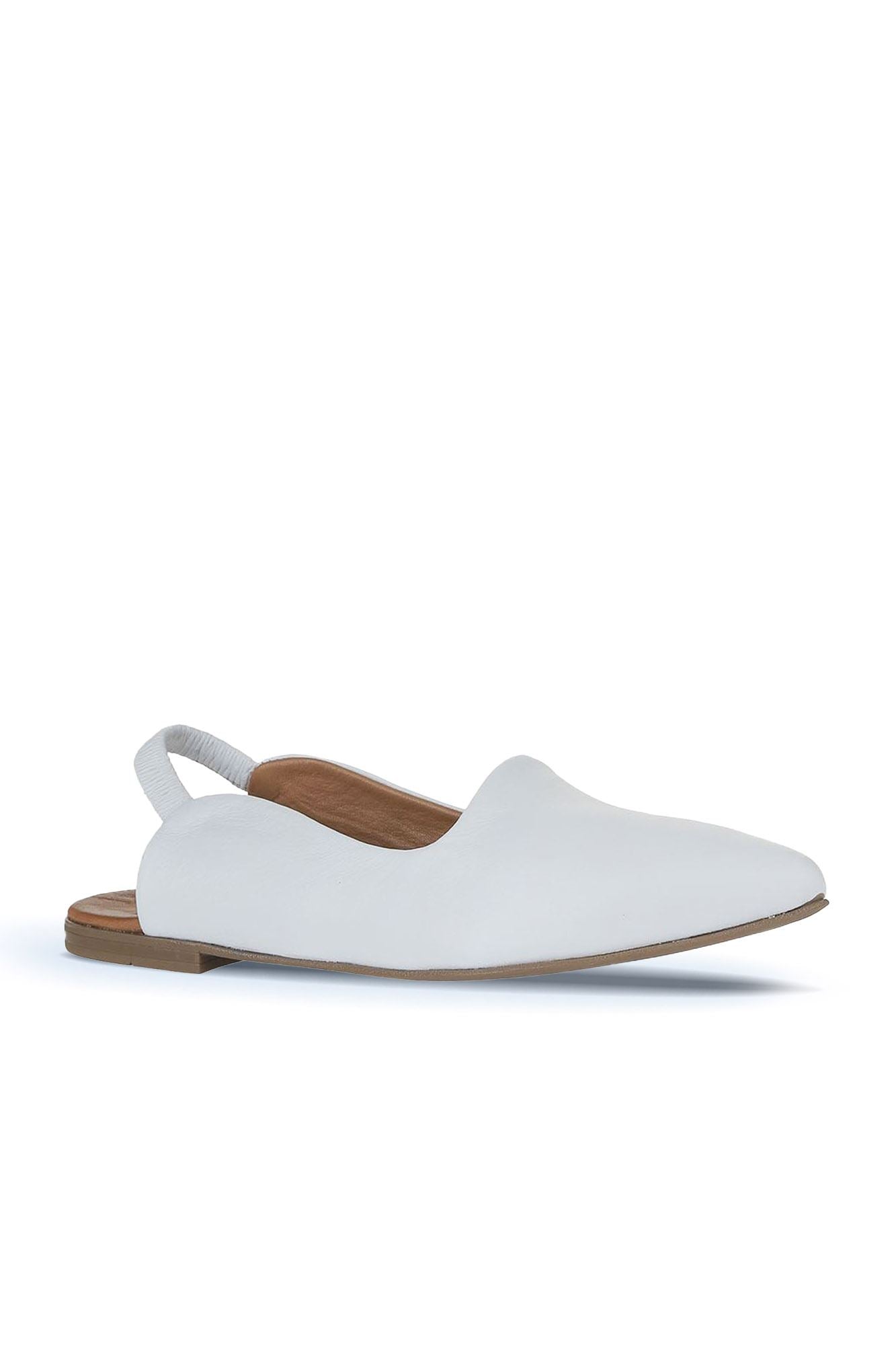 Bueno 's  in darkstone leather