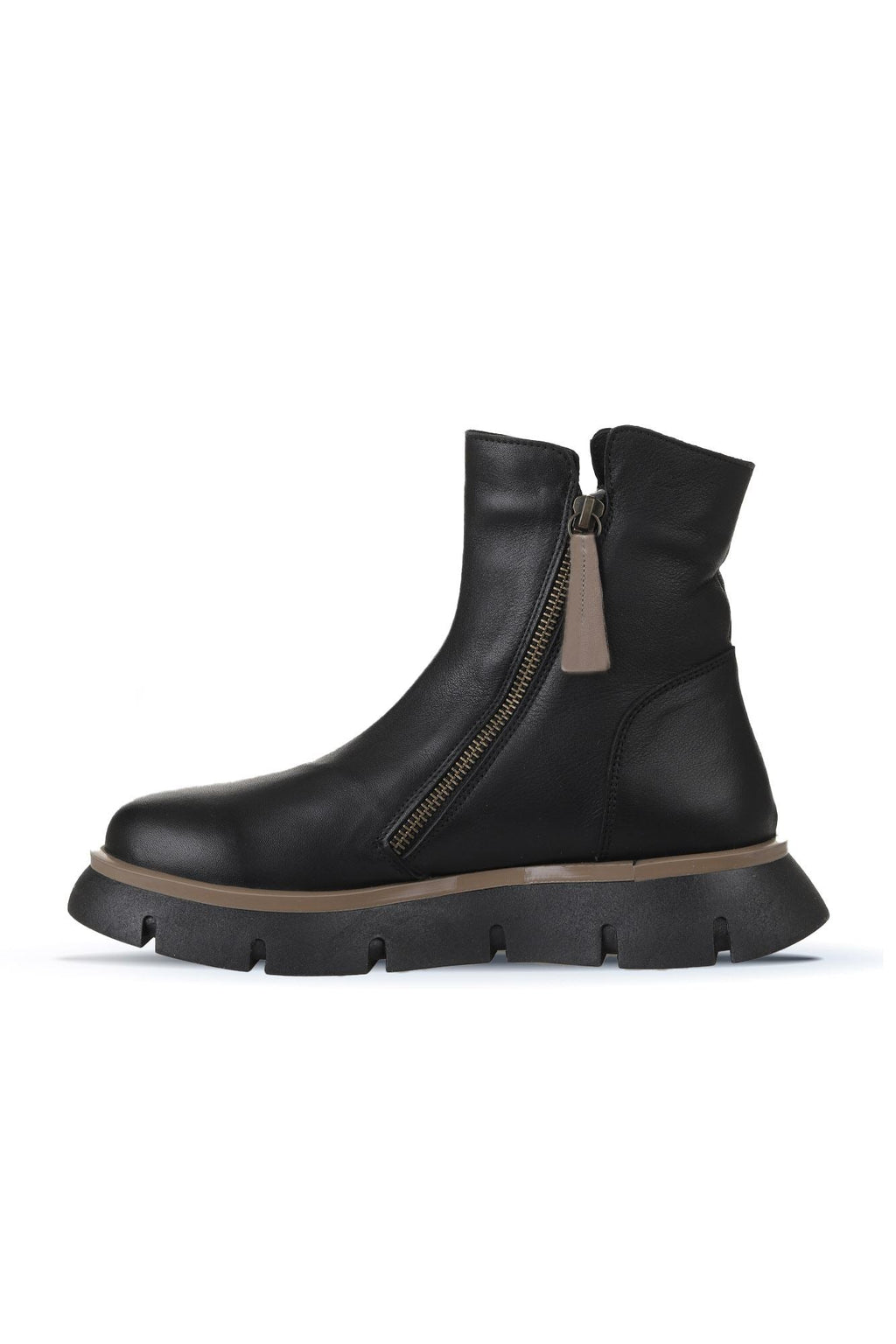 Bueno 's Chunky Zip Boots in black darkstone leather
