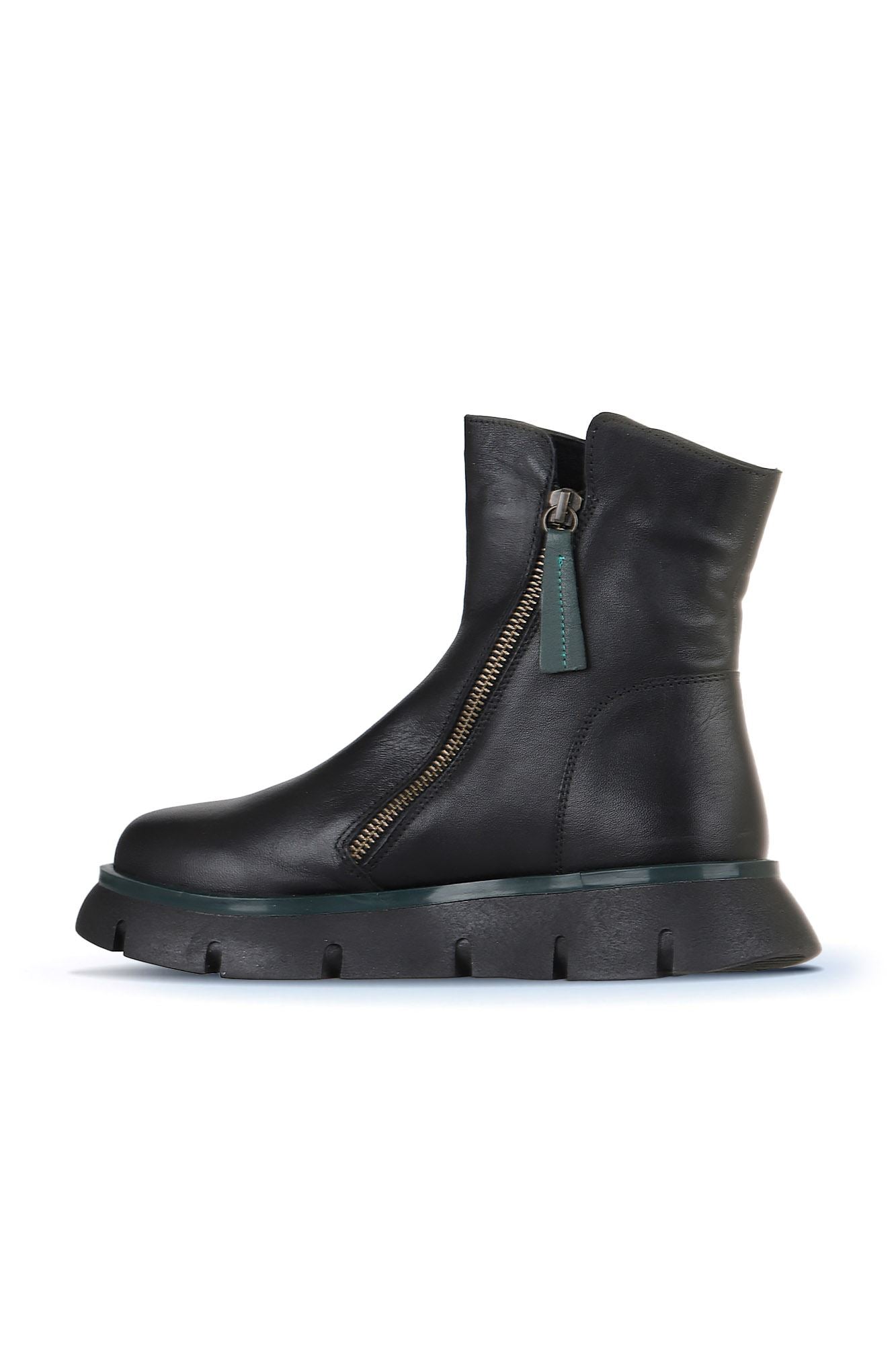 Bueno 's Chunky Zip Boots in black darkstone leather