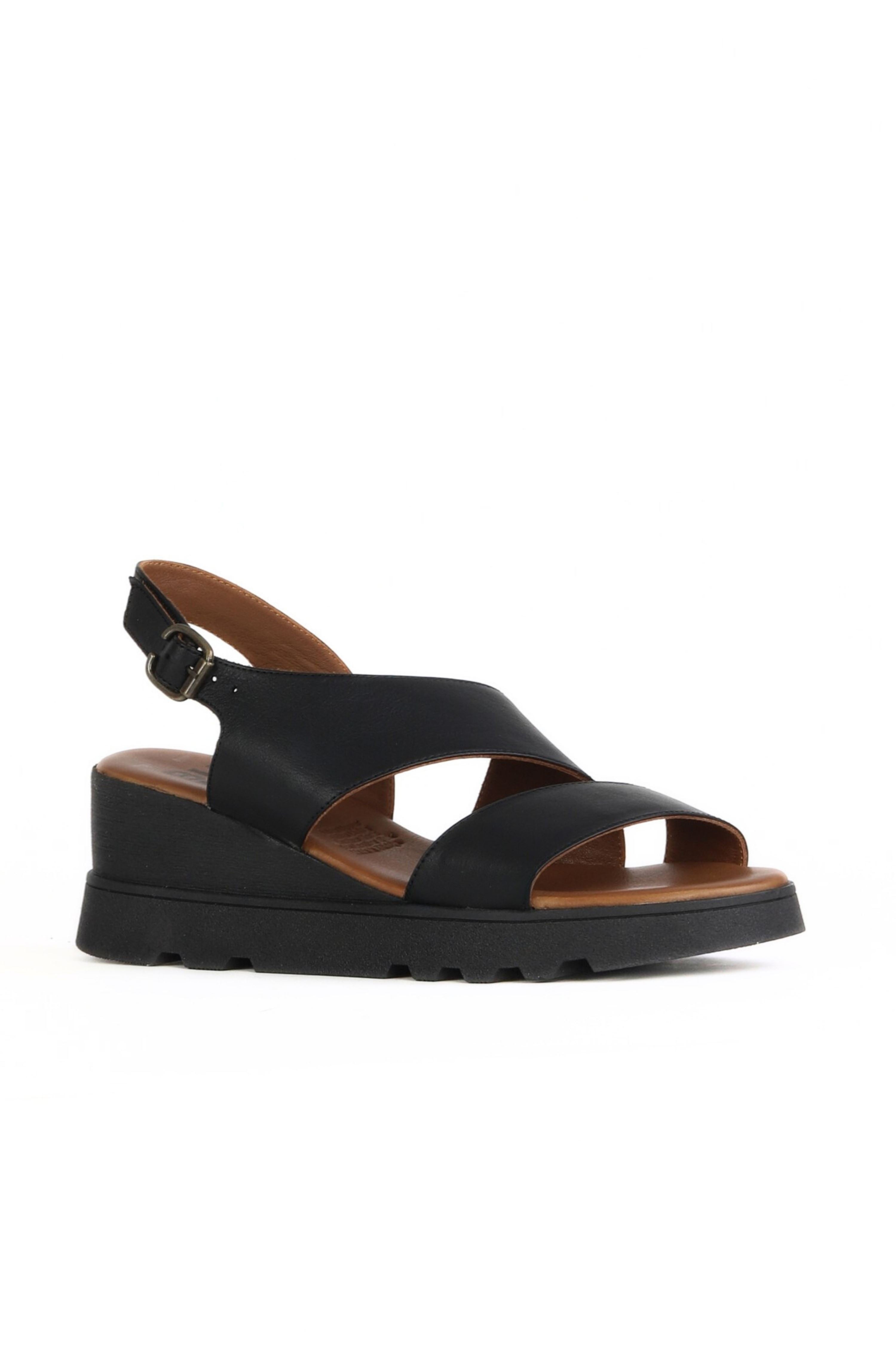 Bueno 's  in black leather