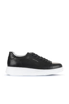 Bueno 's Daily Comfort Sneaker in black leather
