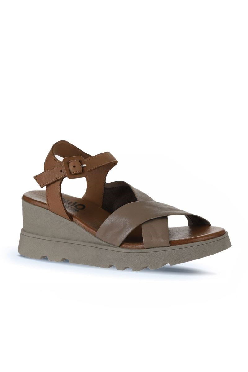 Bueno Women's Leather Wedge Sandal