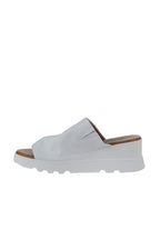 Bueno 's  in darkstone leather