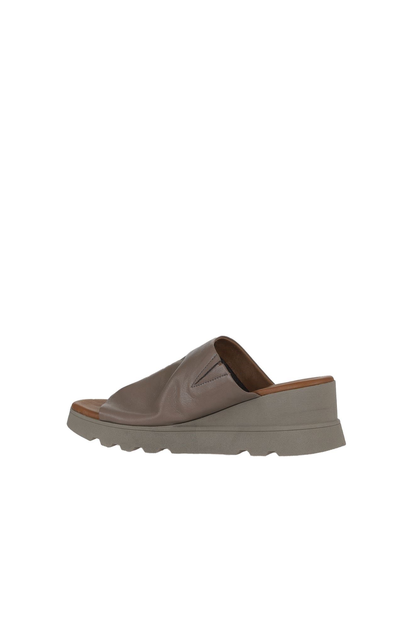 Bueno 's  in darkstone leather