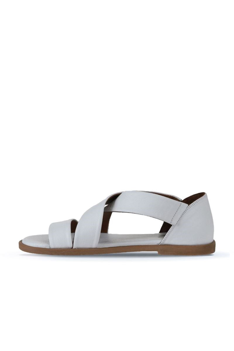 Bueno Women's Leather Flat Sandal