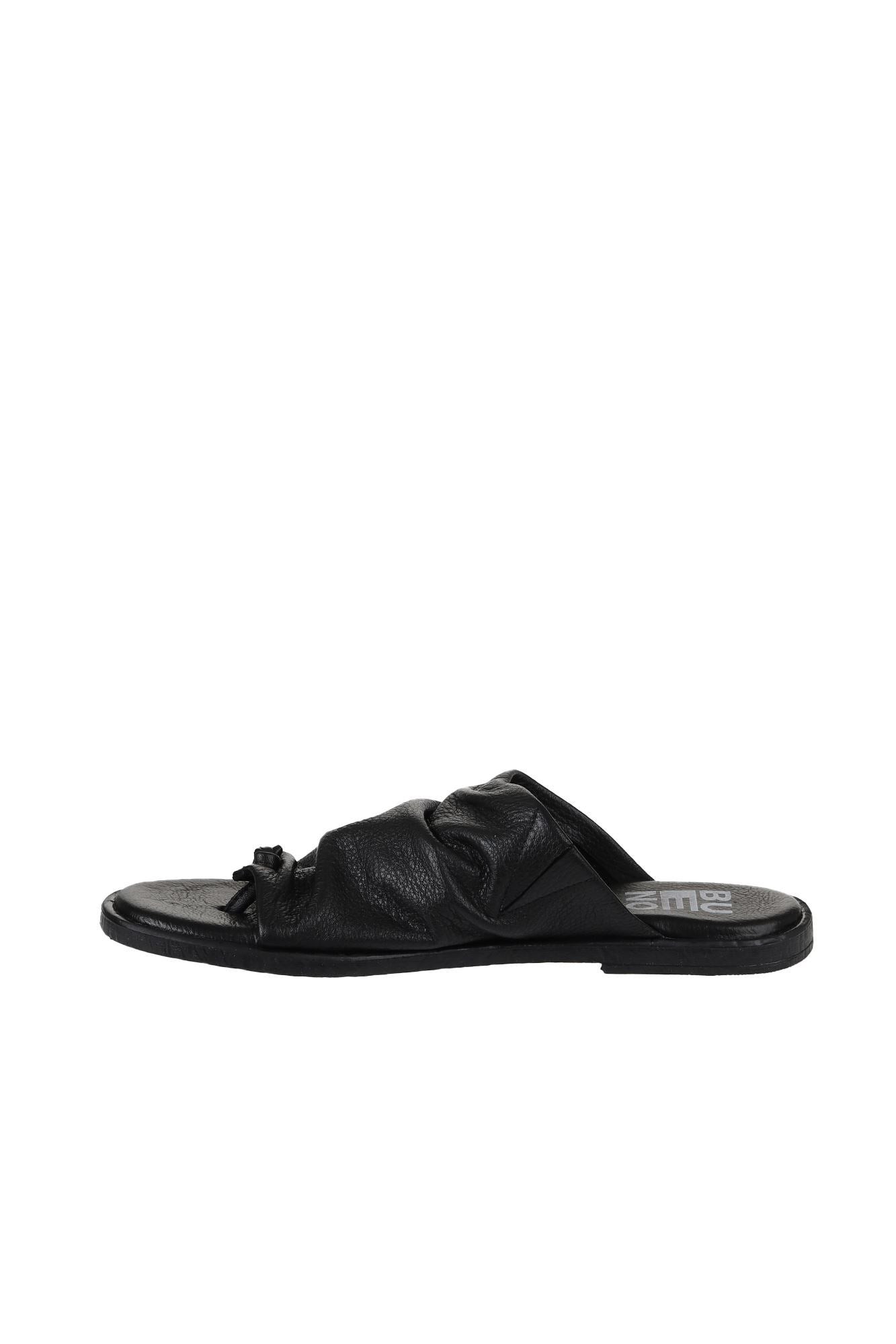 Bueno Women's Leather Flip-Flop Slipper