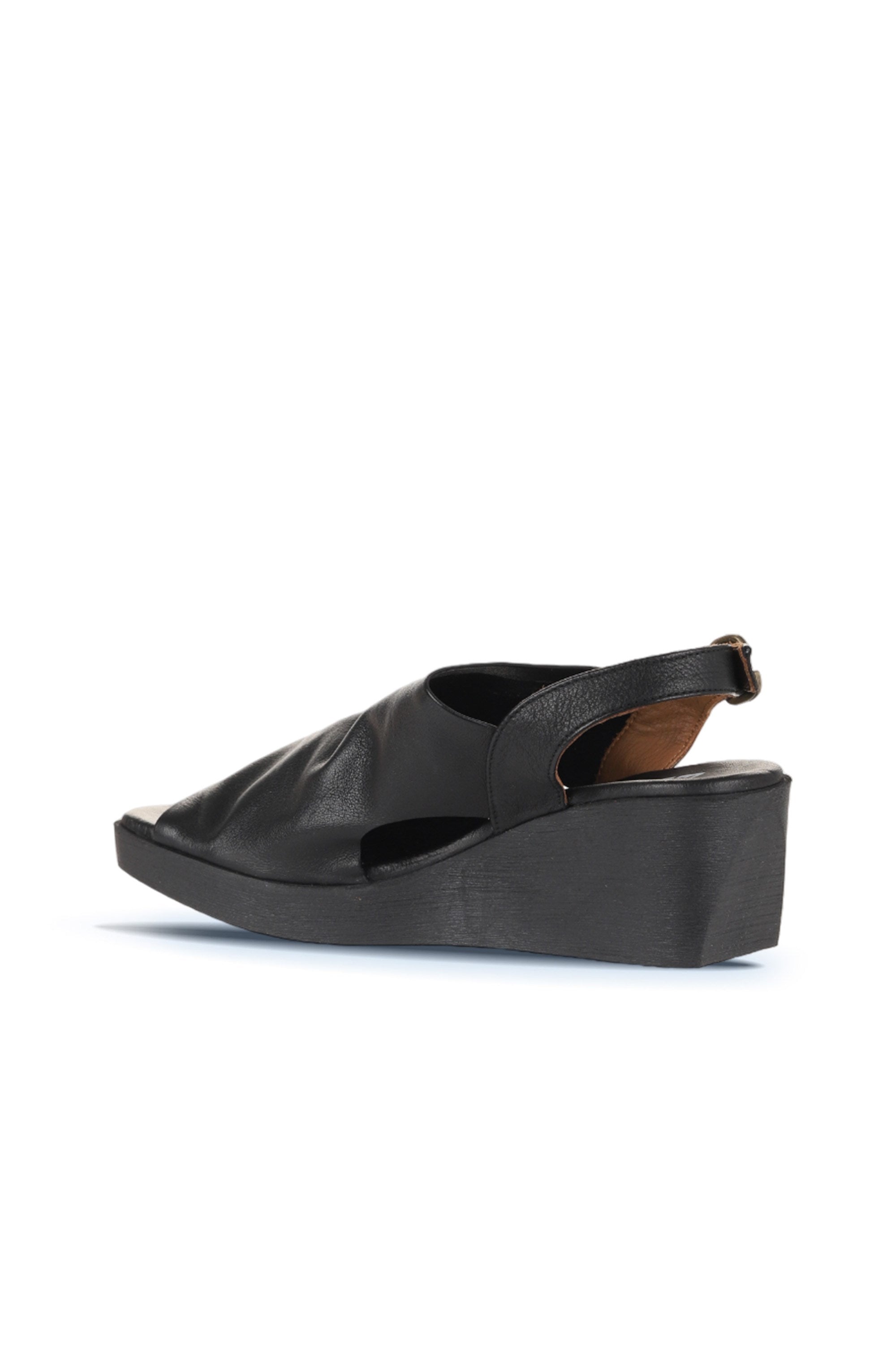 Bueno 's  in black leather