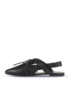 Bueno 's  in black leather