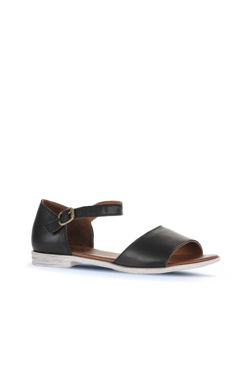 Slim Flat Sandal