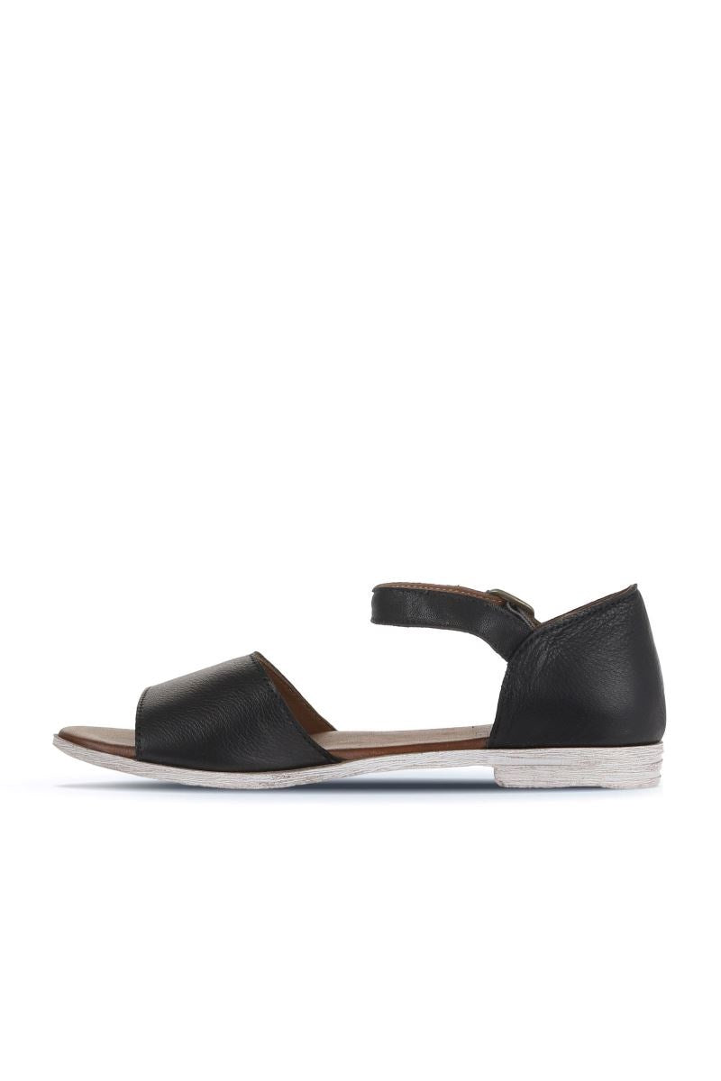 Slim Flat Sandal