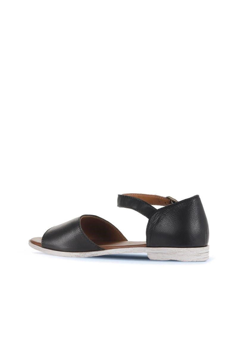 Slim Flat Sandal