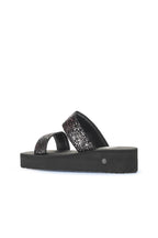 Bueno 's Patterned Wedge Slide in black platinum