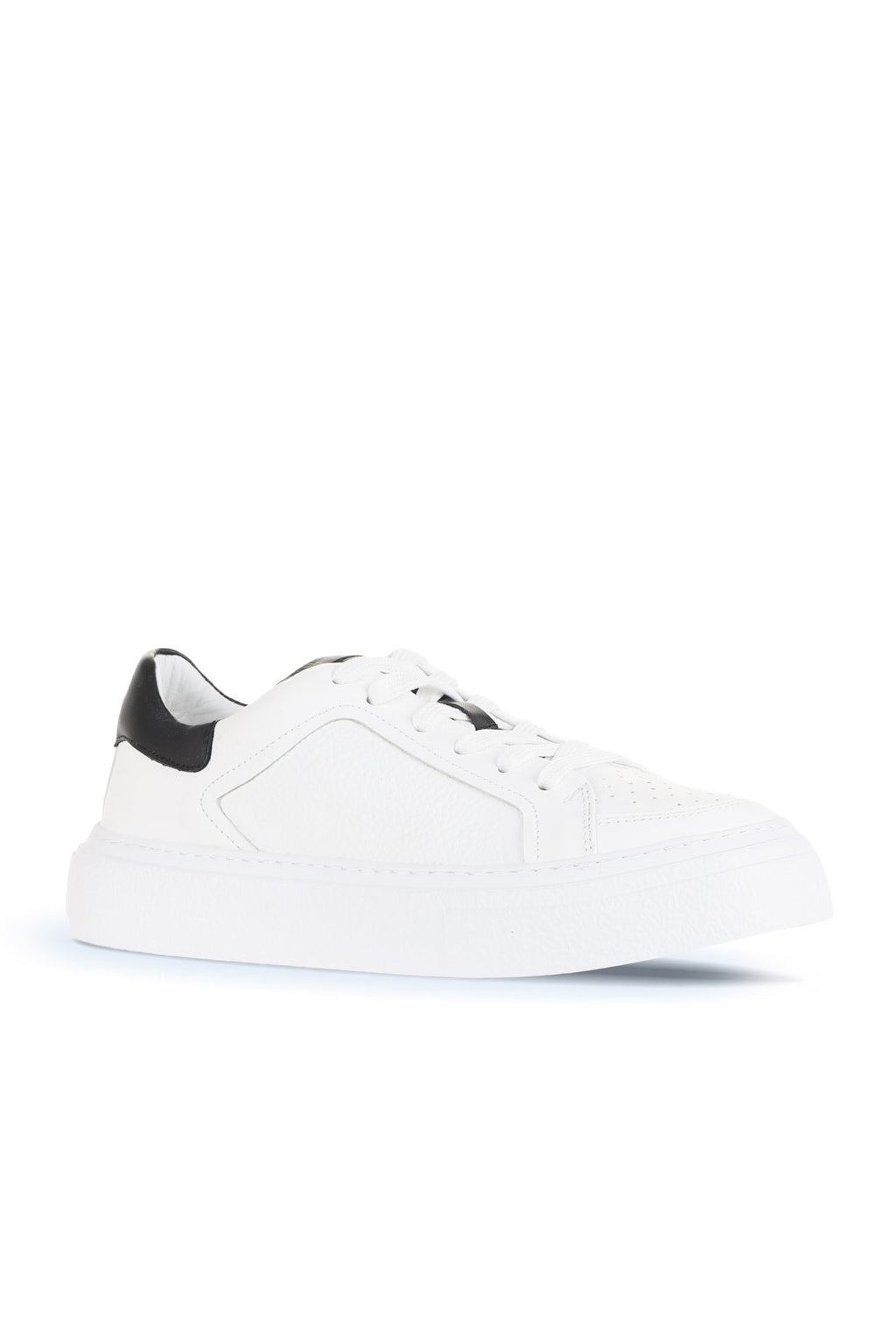 Bueno 's Minimal Court Sneakers in white black leather/pebbled leather