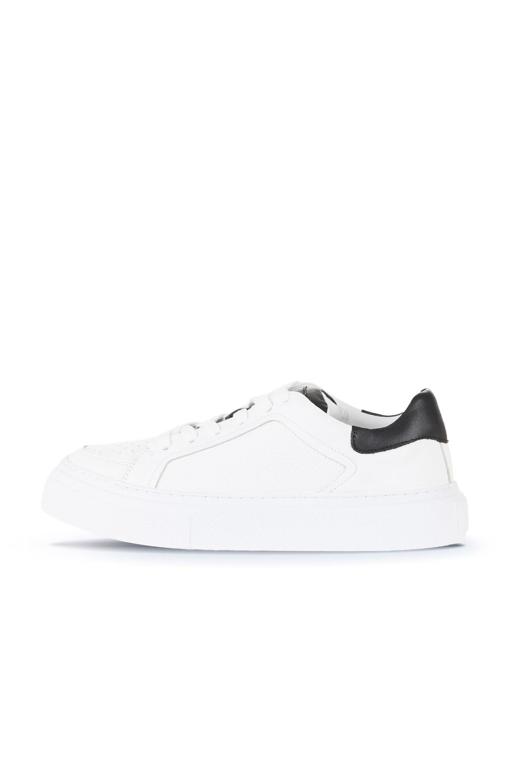 Bueno 's Minimal Court Sneakers in white black leather/pebbled leather