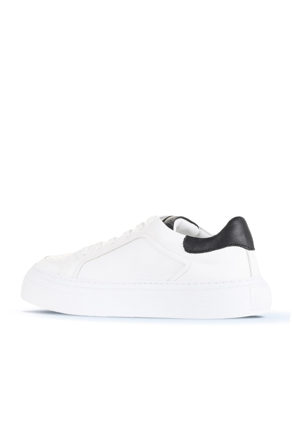 Bueno 's Minimal Court Sneakers in white black leather/pebbled leather