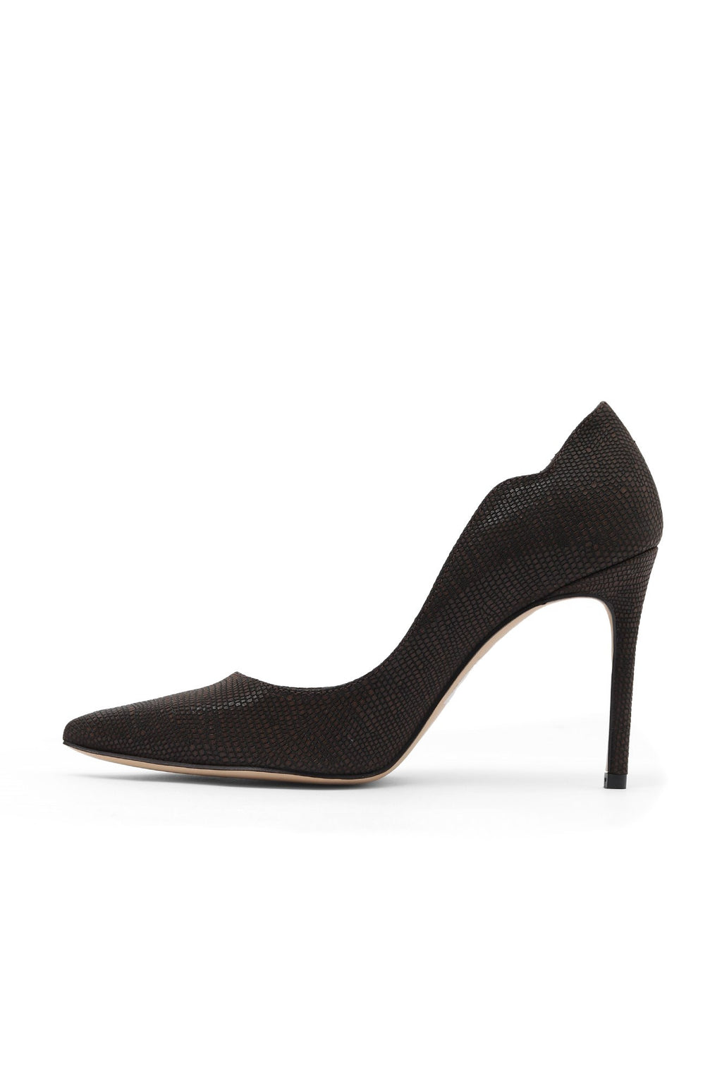 Bueno 's Pointed Stiletto Heel in black suede