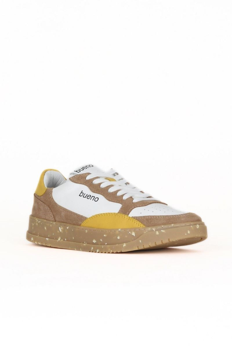 Bueno 's True Fit Daily Sneaker in white yellow leather