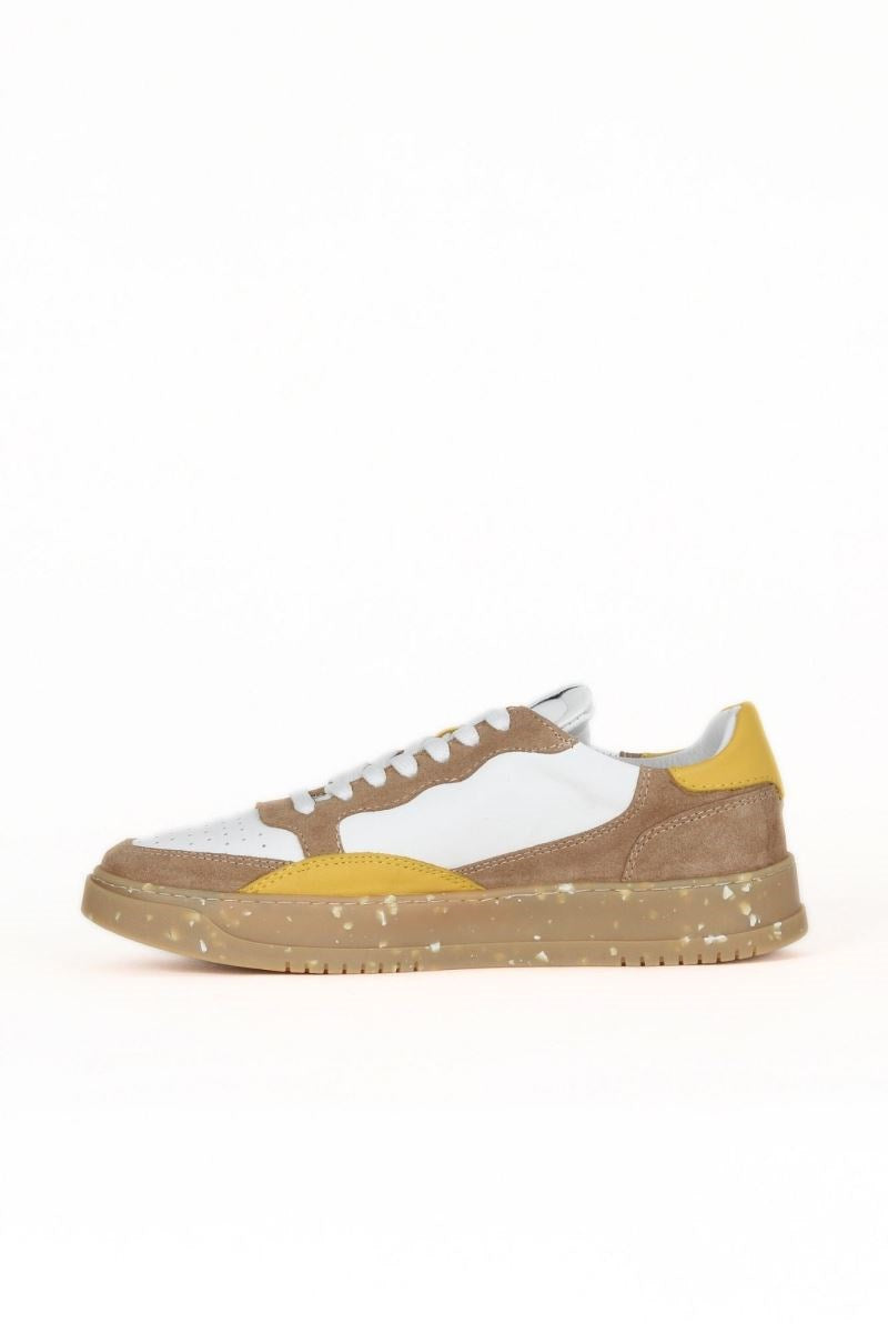 Bueno 's True Fit Daily Sneaker in white black leather