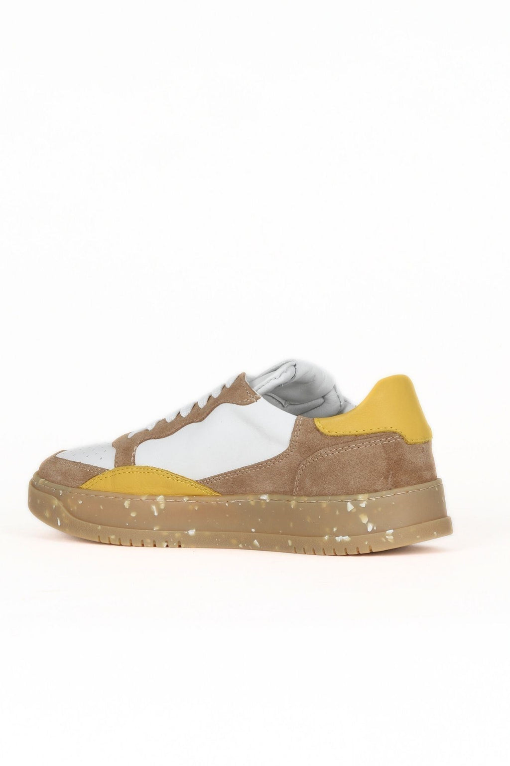 Bueno 's True Fit Daily Sneaker in white black leather