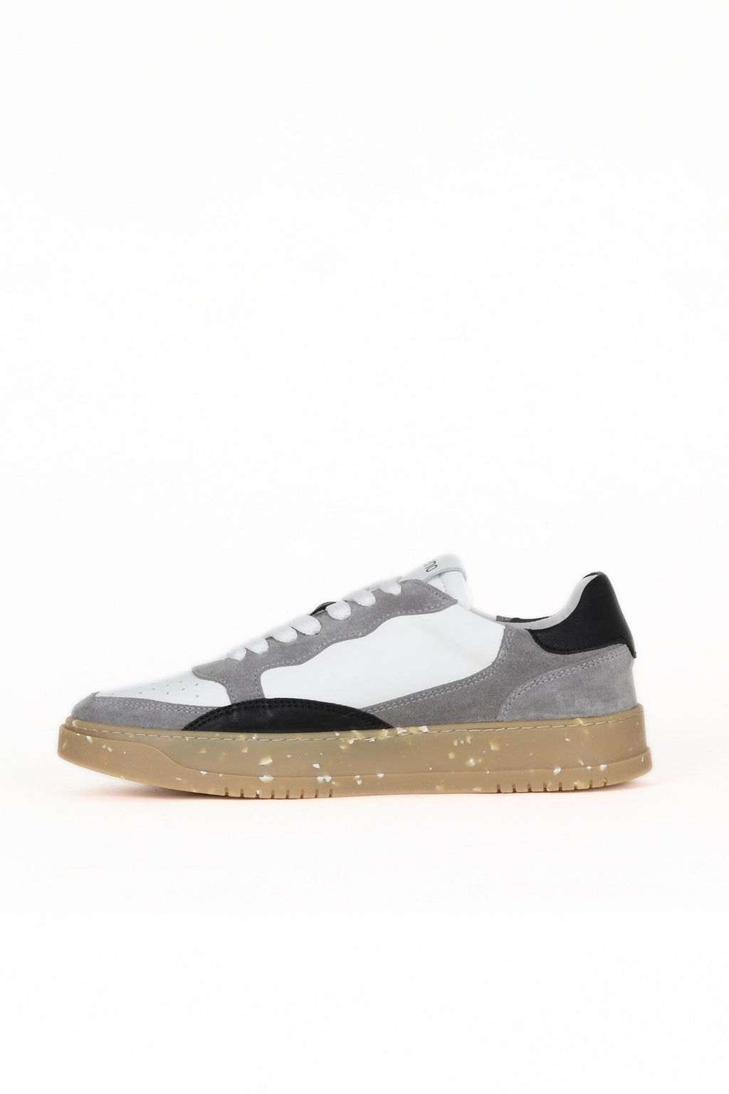 Bueno 's True Fit Daily Sneaker in white black leather