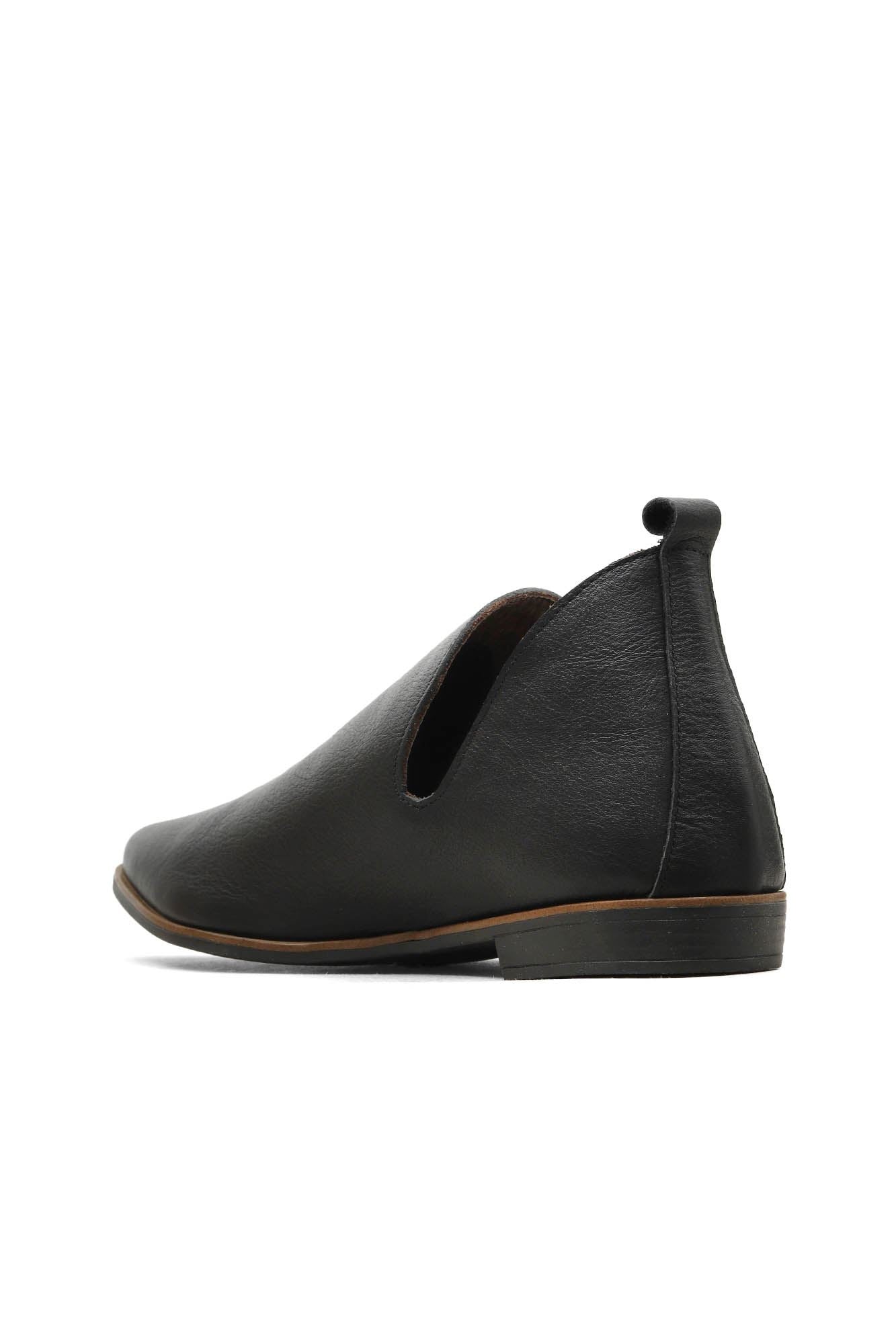 Bueno Women's Leather Low-Heel Shoe