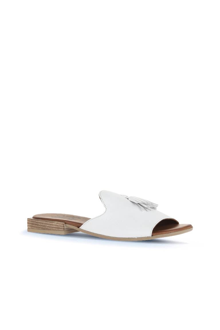 Bueno Women's Leather Flat Sandal