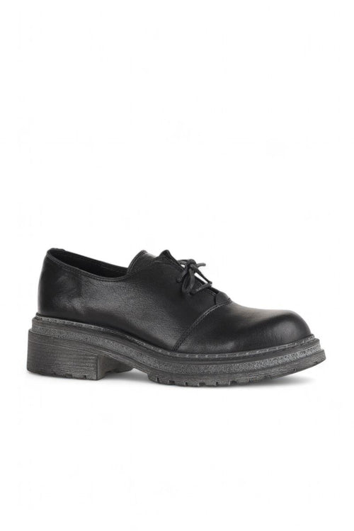 Bueno 's  in black leather