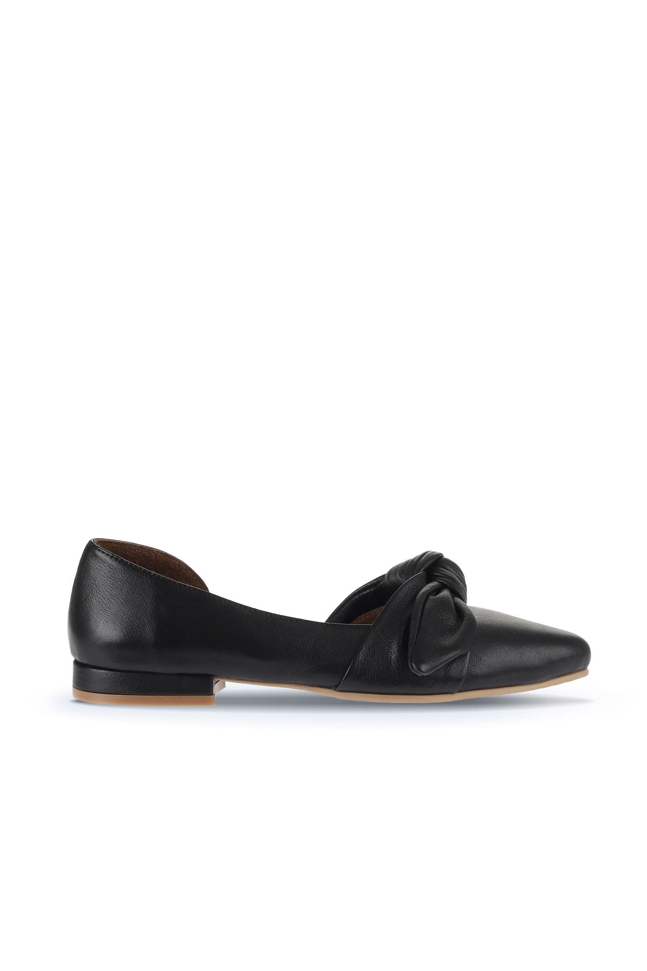 Bueno Women's Leather Ballerina