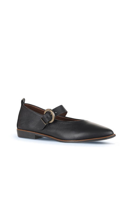 Bueno 's  in black leather