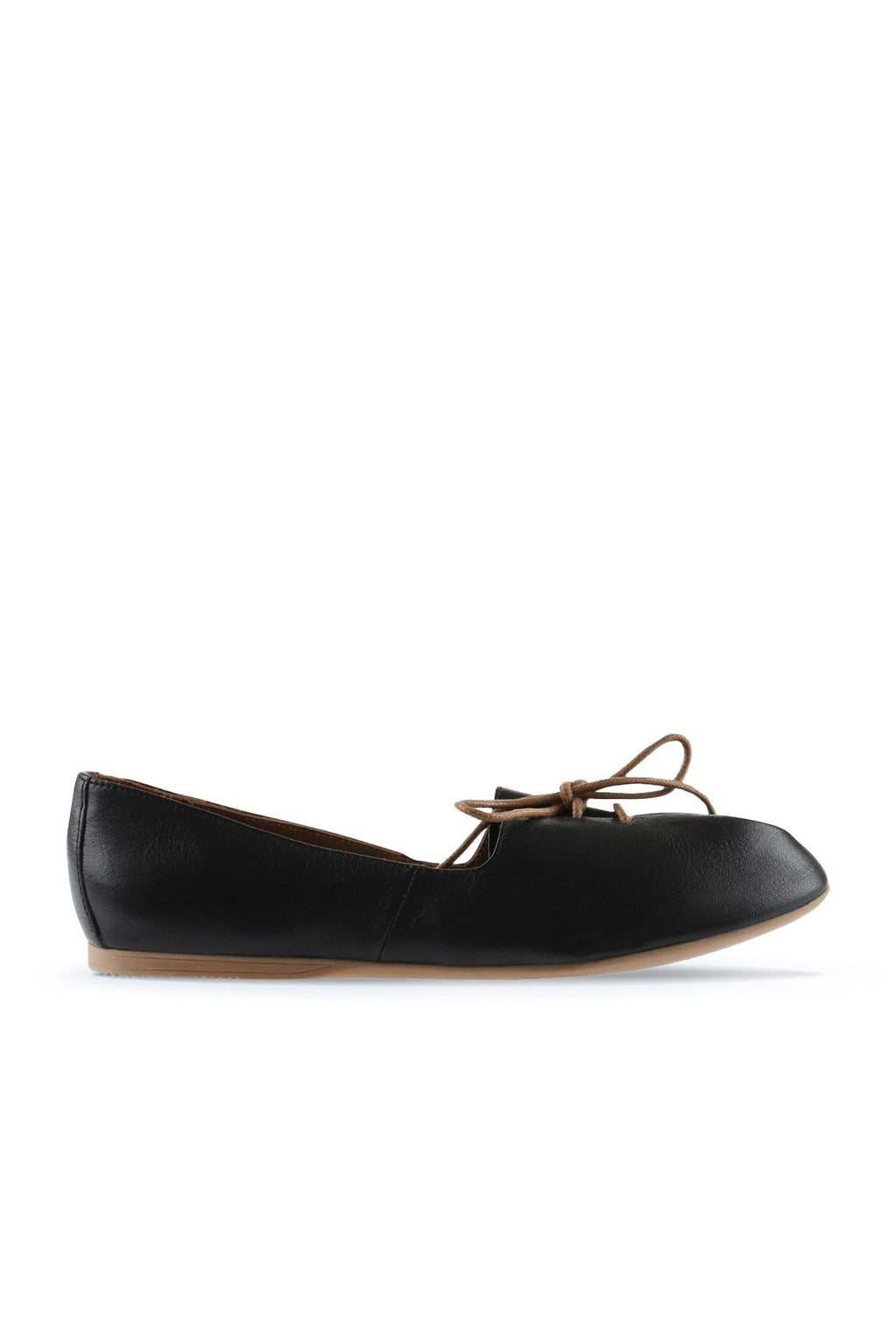 Bueno Women's Leather Ballerina