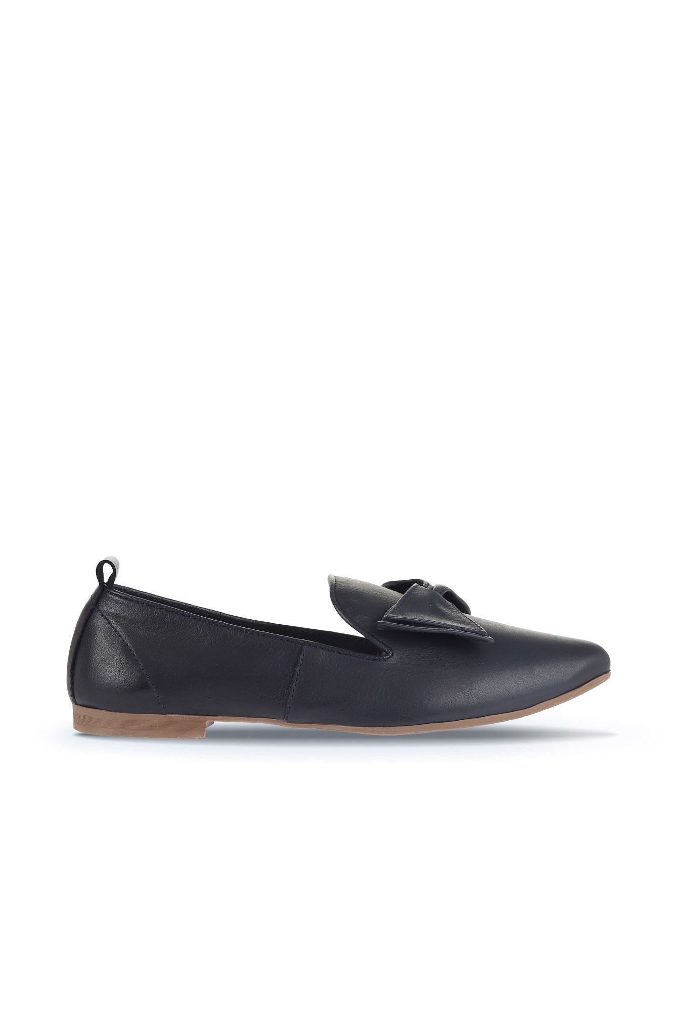 Bueno Women's Leather Ballerina