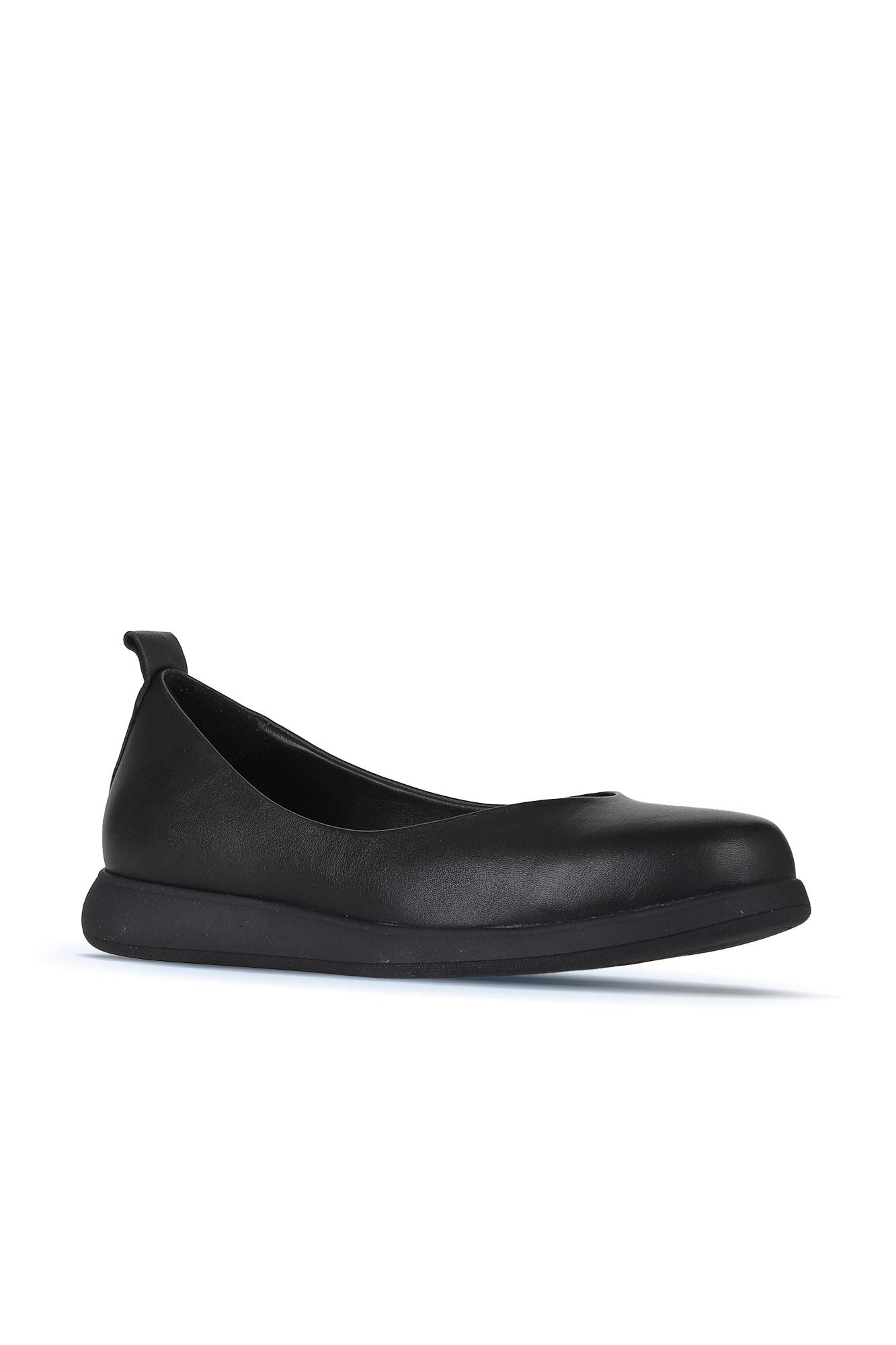 Bueno Women's Leather Ballerina