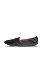 Bueno Women's Leather Flat Shoe
