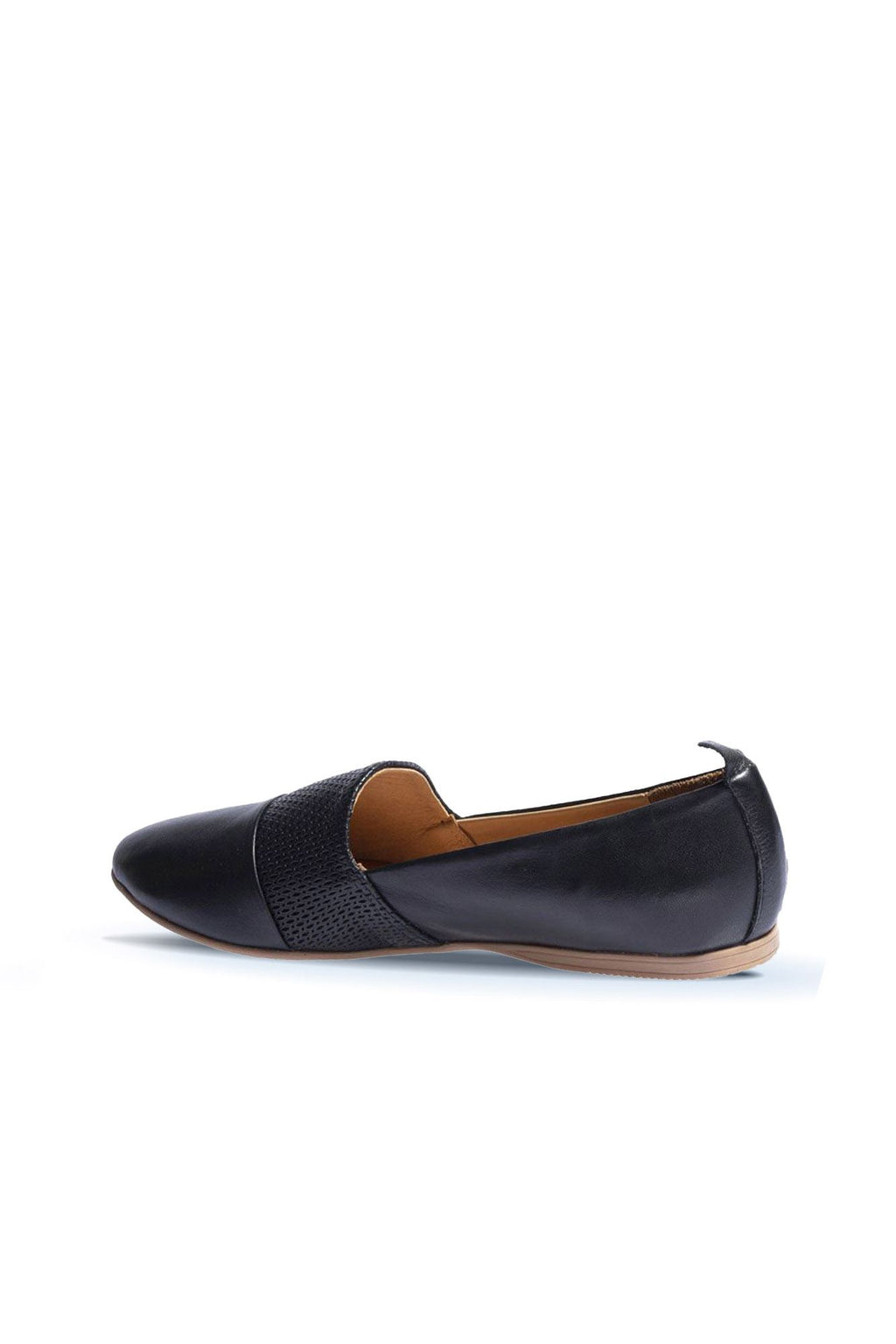 Bueno Women's Leather Flat Shoe