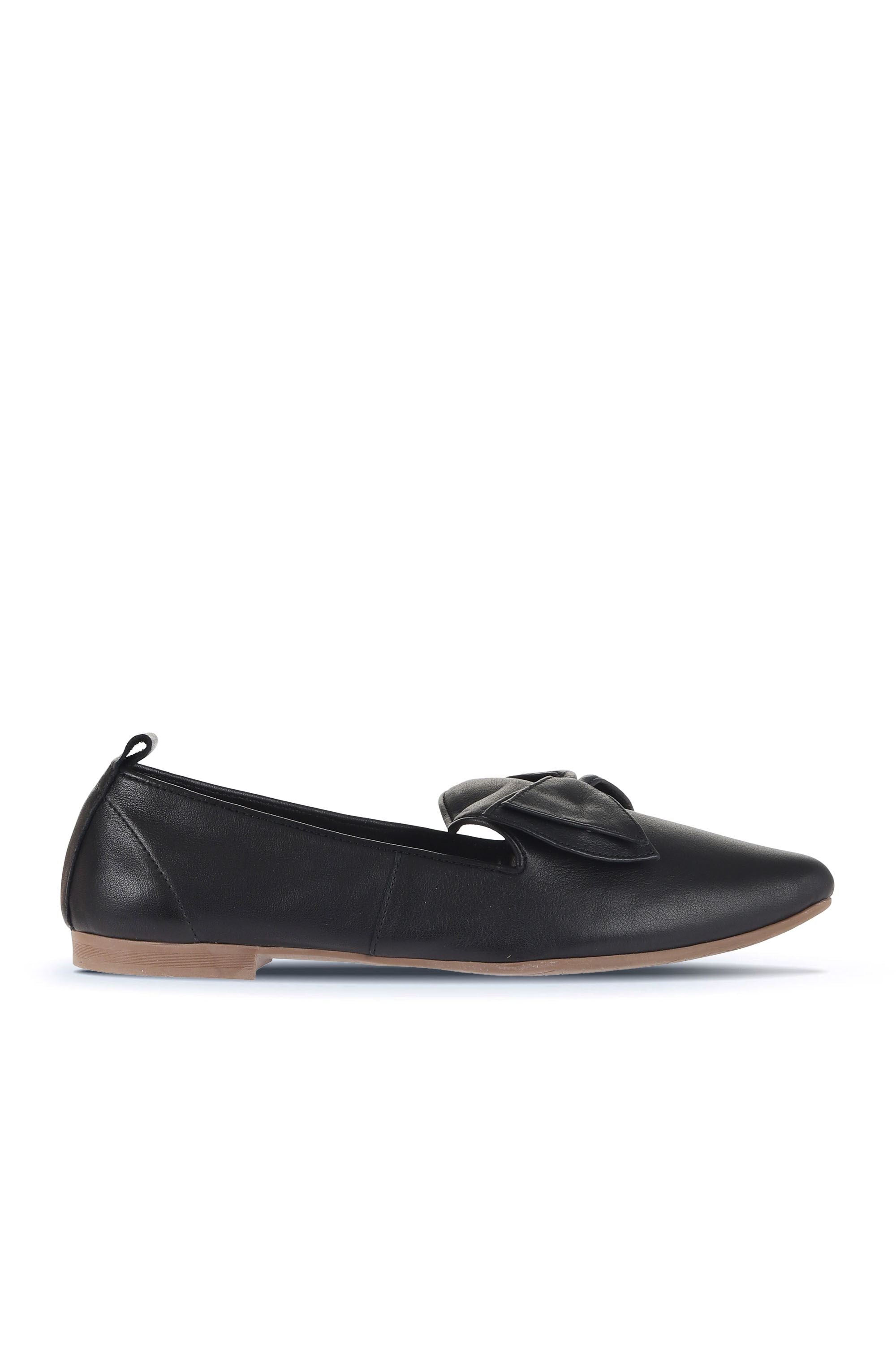 Bueno Women's Leather Ballerina