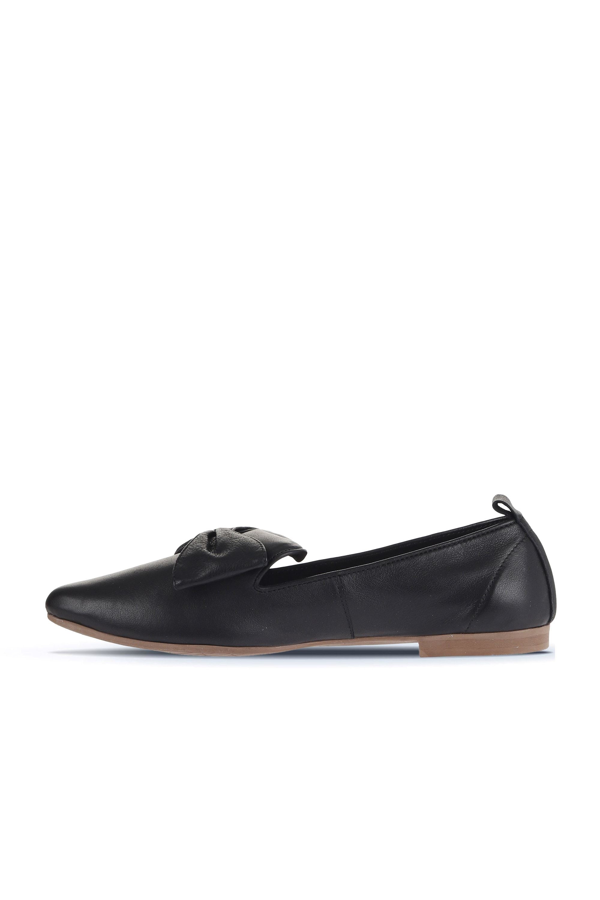 Bueno Women's Leather Ballerina