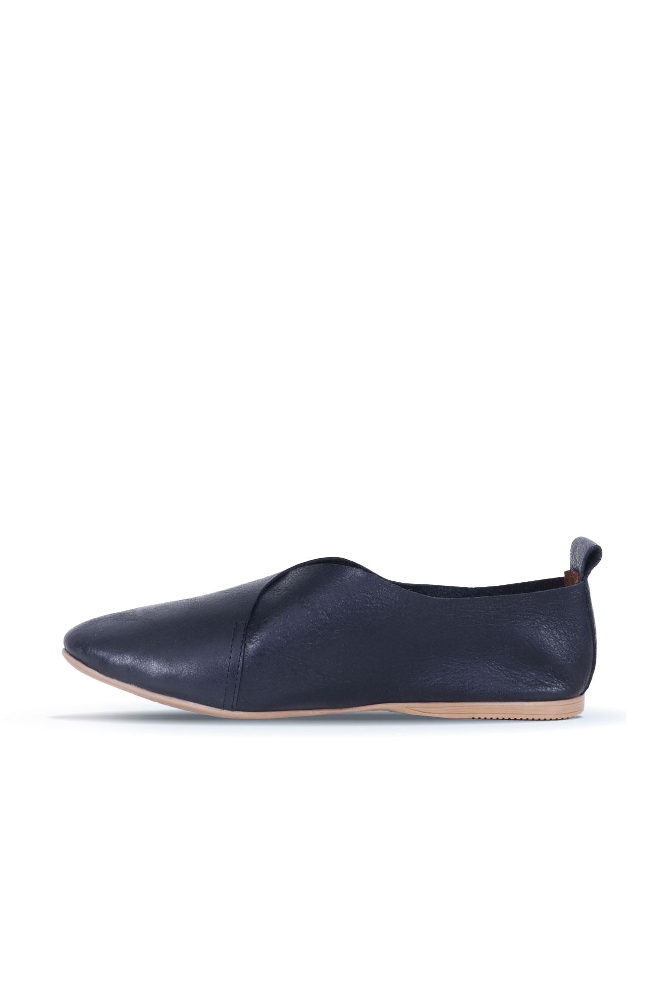 Bueno Women's Leather Ballerina