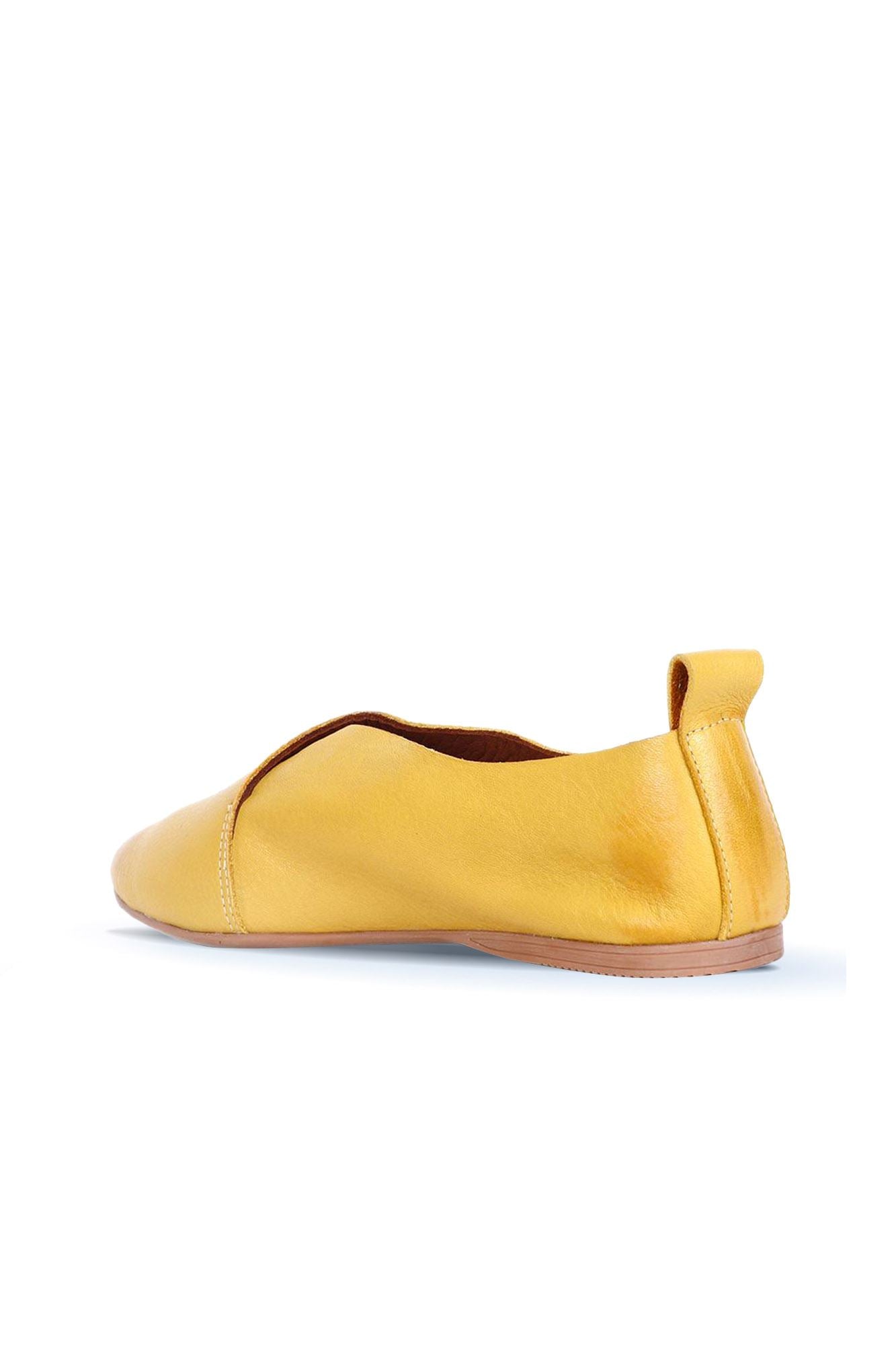 Bueno Women's Leather Ballerina