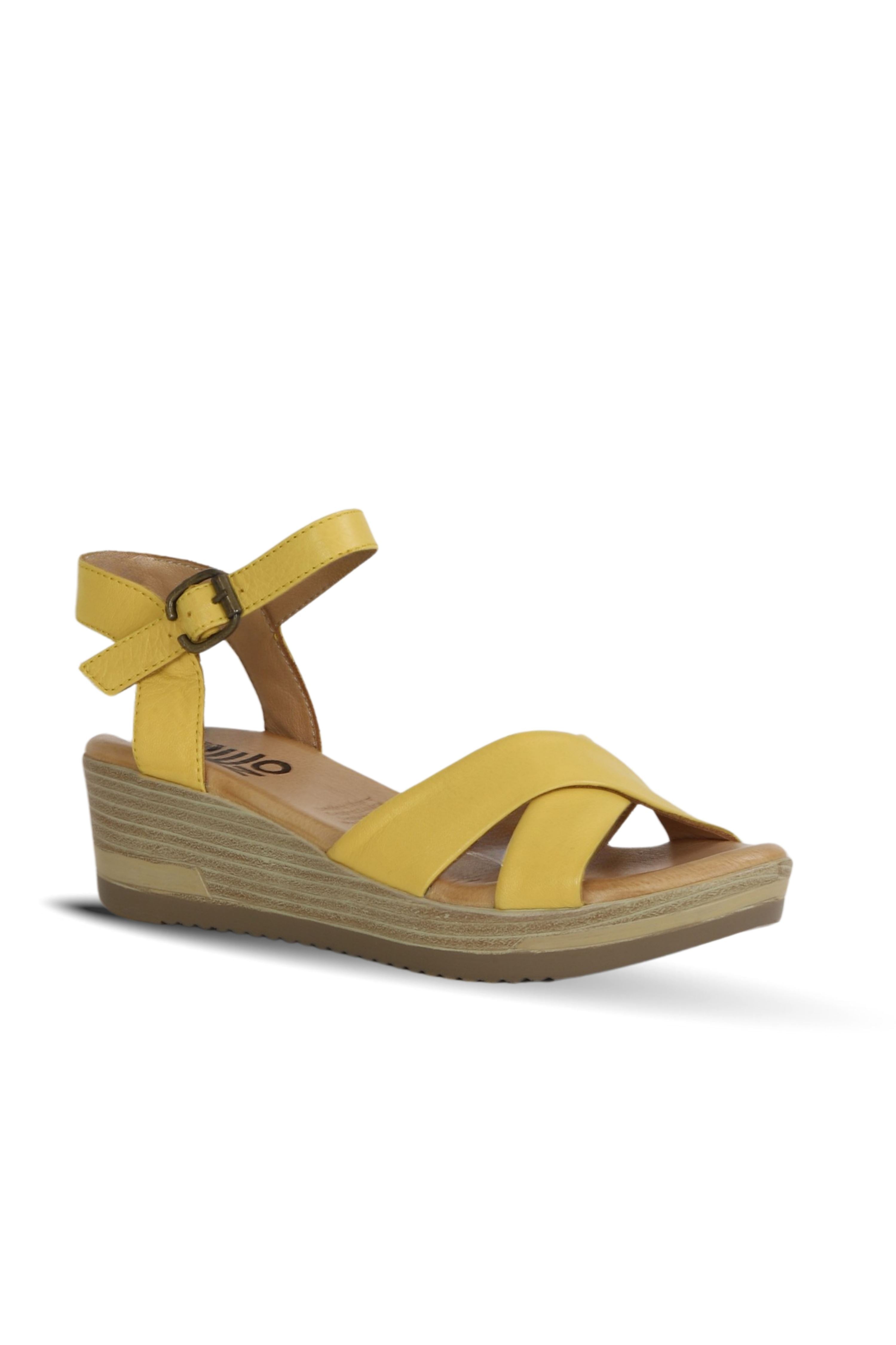 Bueno Women's Leather Wedge Sandal