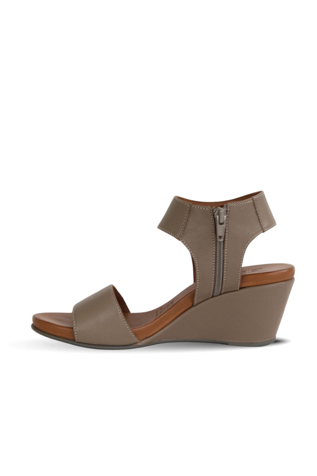 Bueno Women's Leather Wedge Sandal