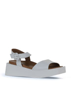 Bueno Women's Leather Flat Sandal