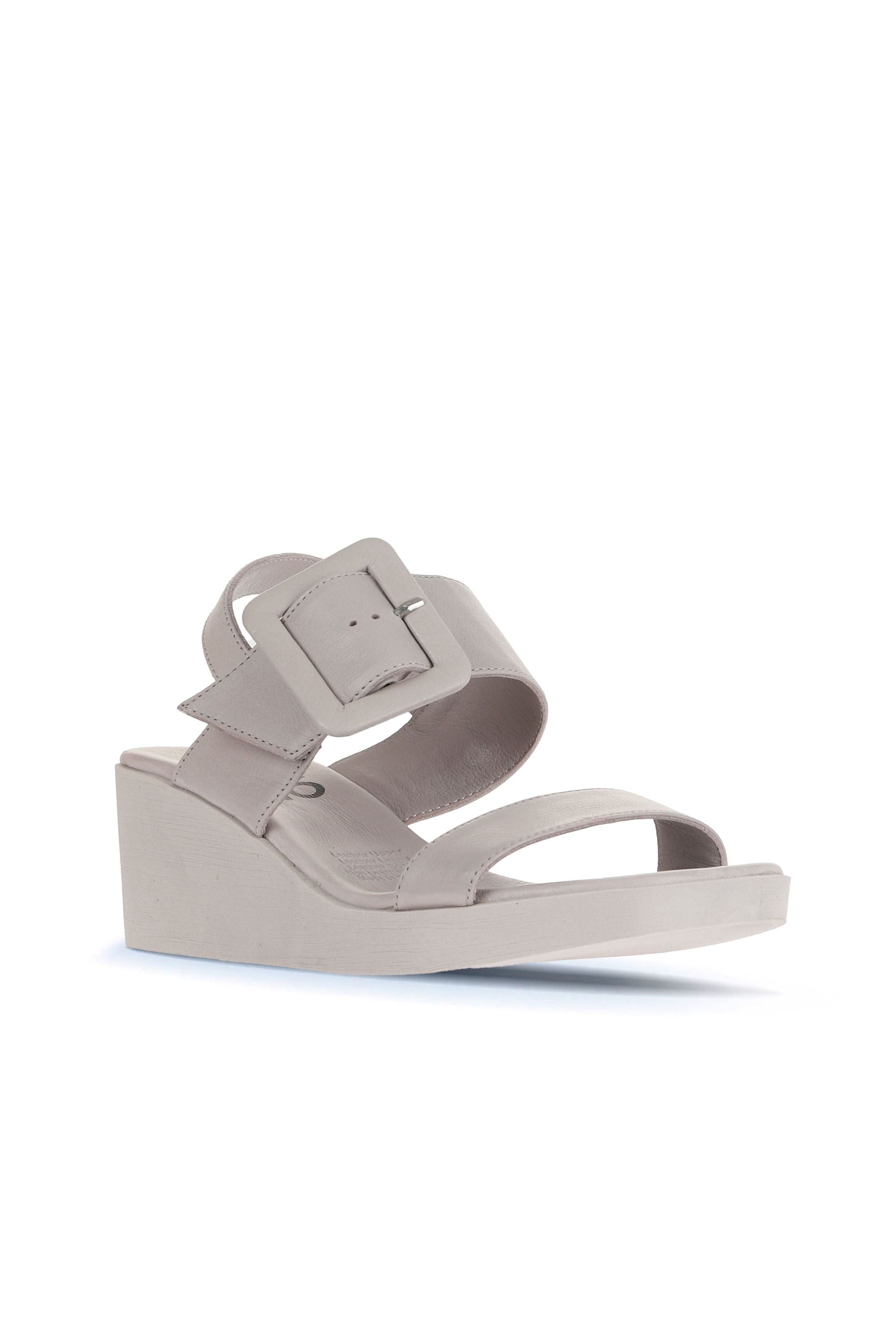 Bueno Women's Leather Wedge Sandal