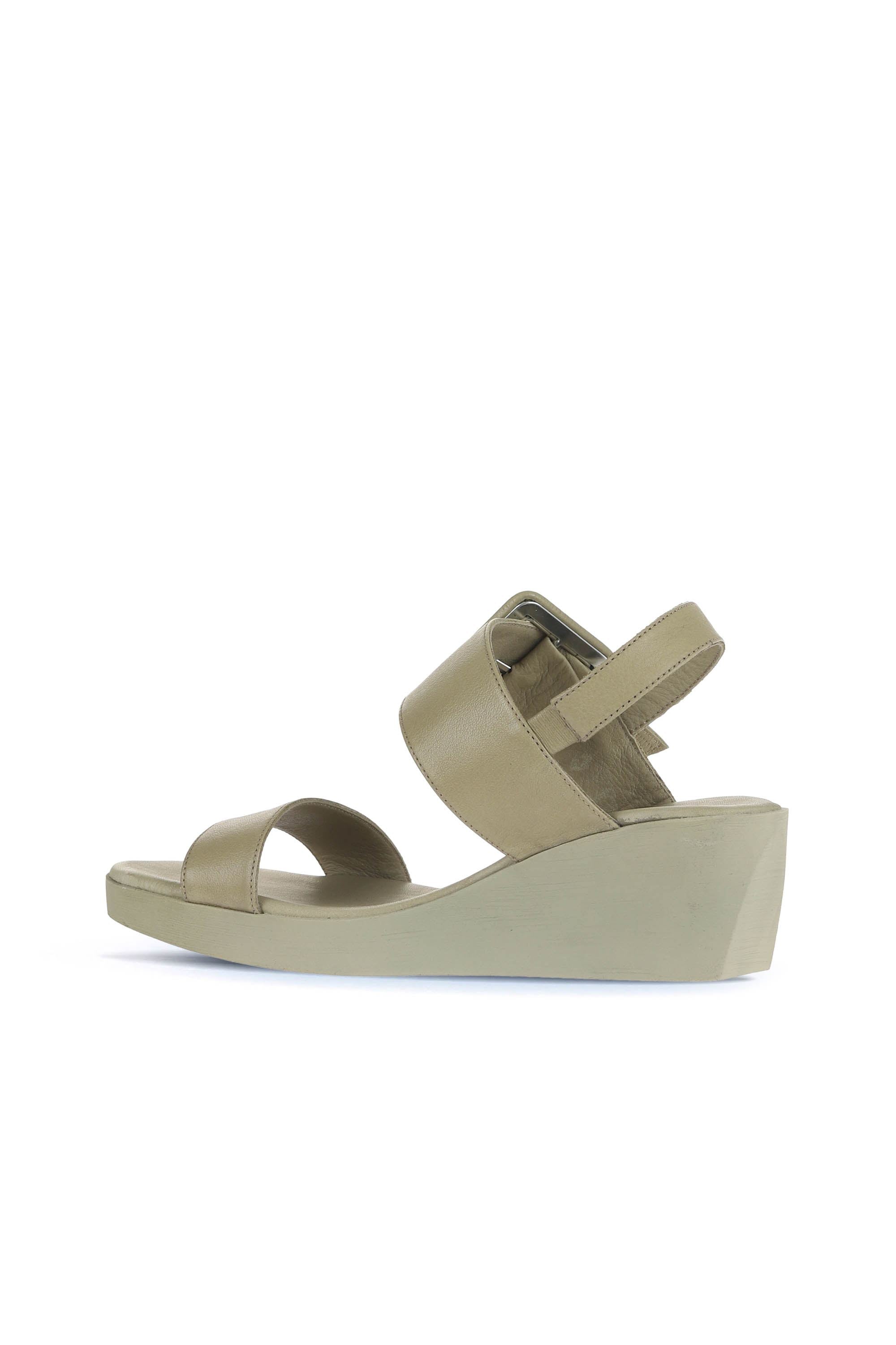 Bueno Women's Leather Wedge Sandal