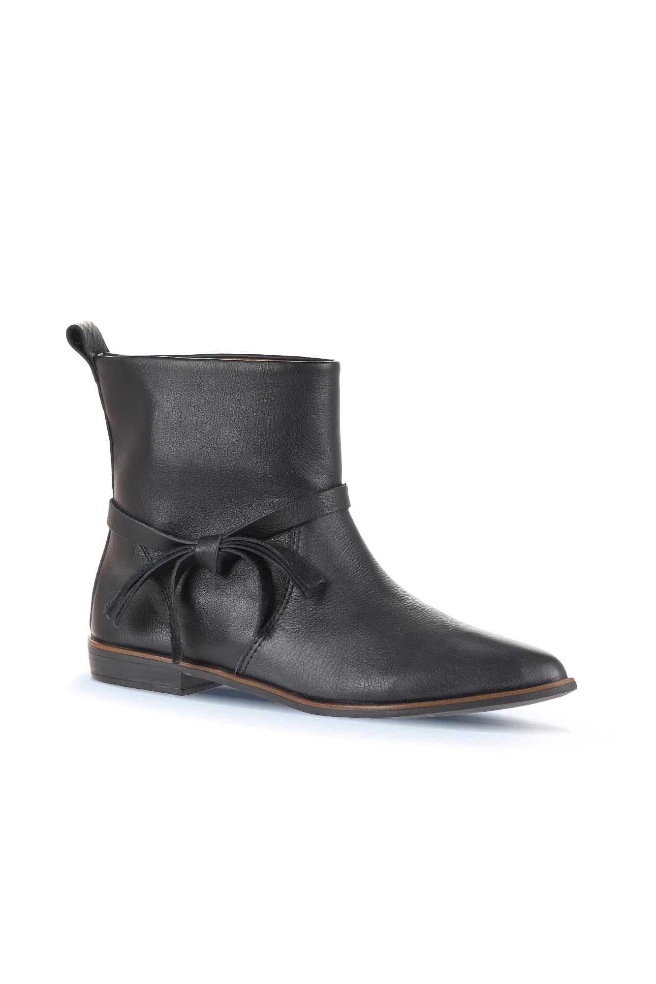 Bueno Women's Leather Flat Boot